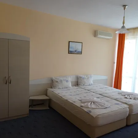 Отель Hotel Nessebar 2*